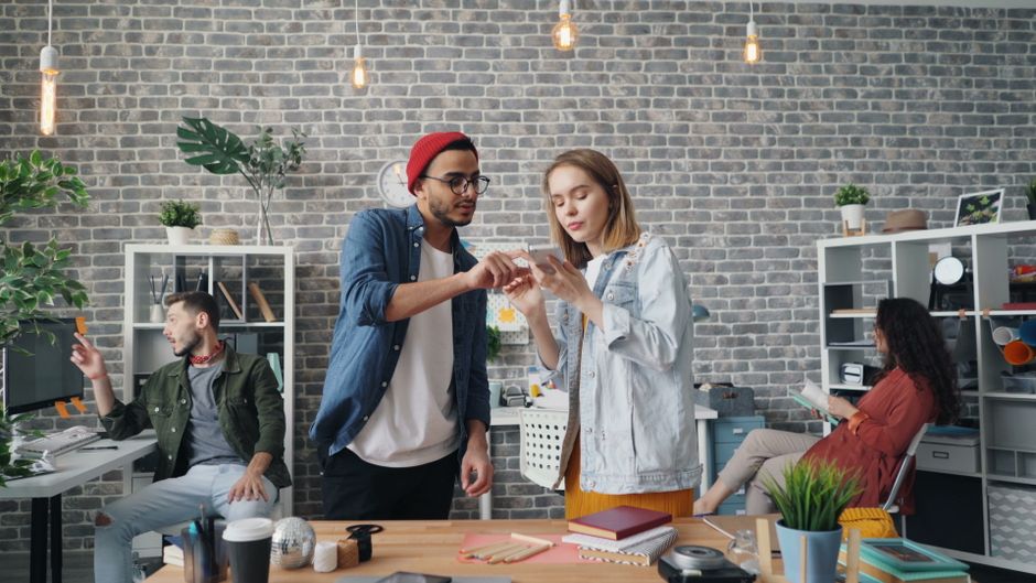 Можно ли подключать к пк который на телефоне в Happ